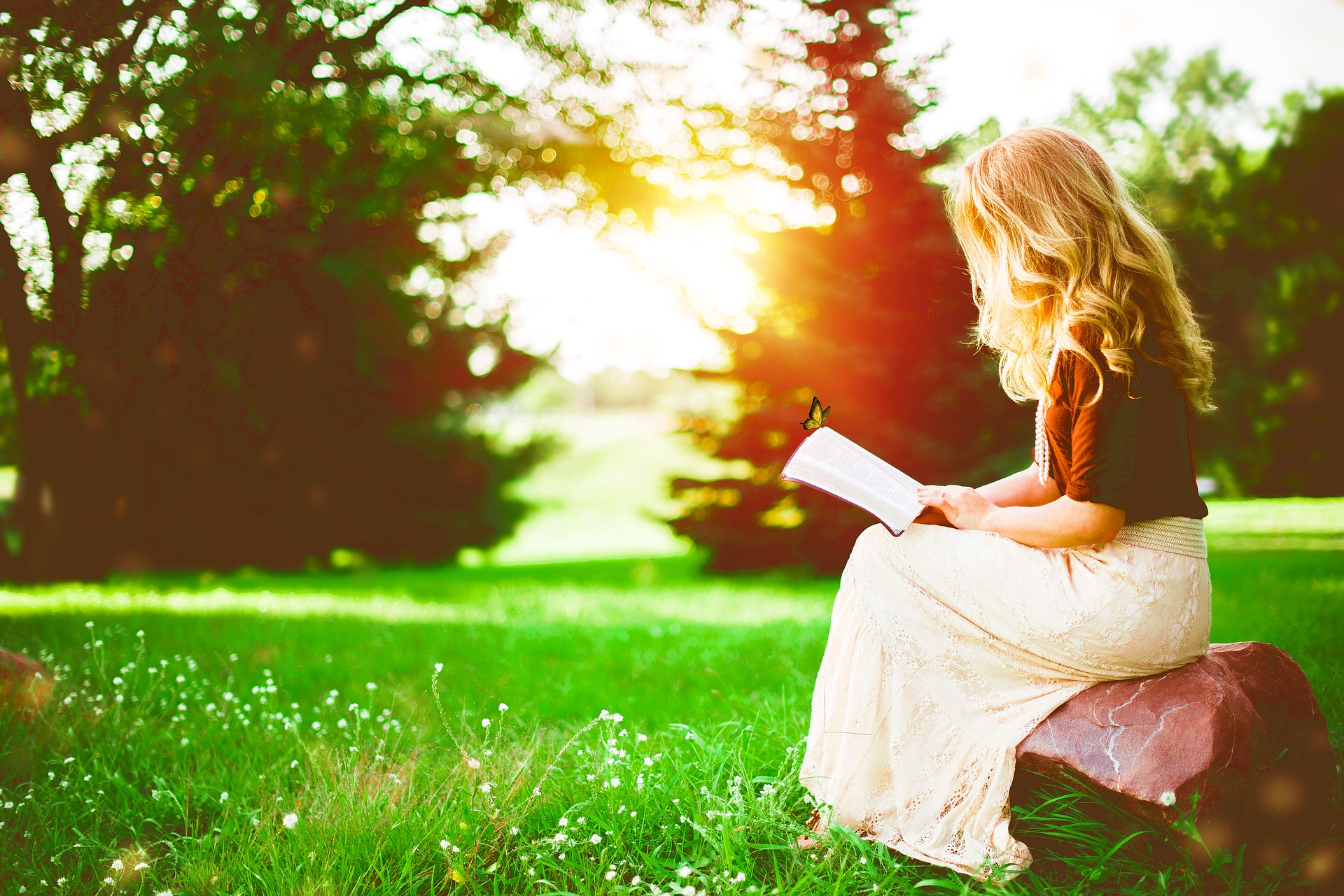girl reading